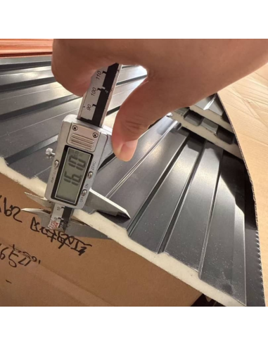 Siding Metálico Negro Ranurado 290*38 a 16mm