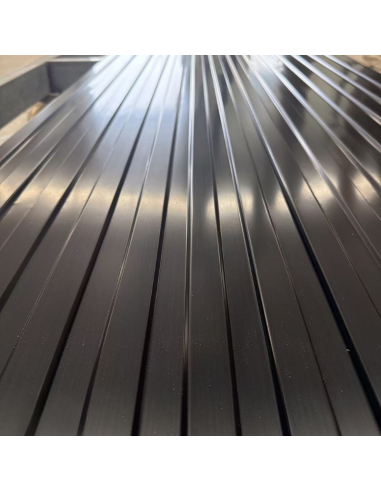 Siding Metálico Negro Ranurado 290*38 a 16mm