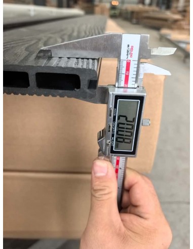 Piso Deck Negro 220*14,5 a 20mm (Caja 3Unid)