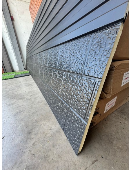 Siding Metálico Negro Piedra 290*38 a 16mm