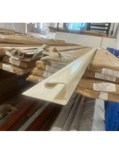 Siding PVC Perfil J Blanco 380*2 a 2mm